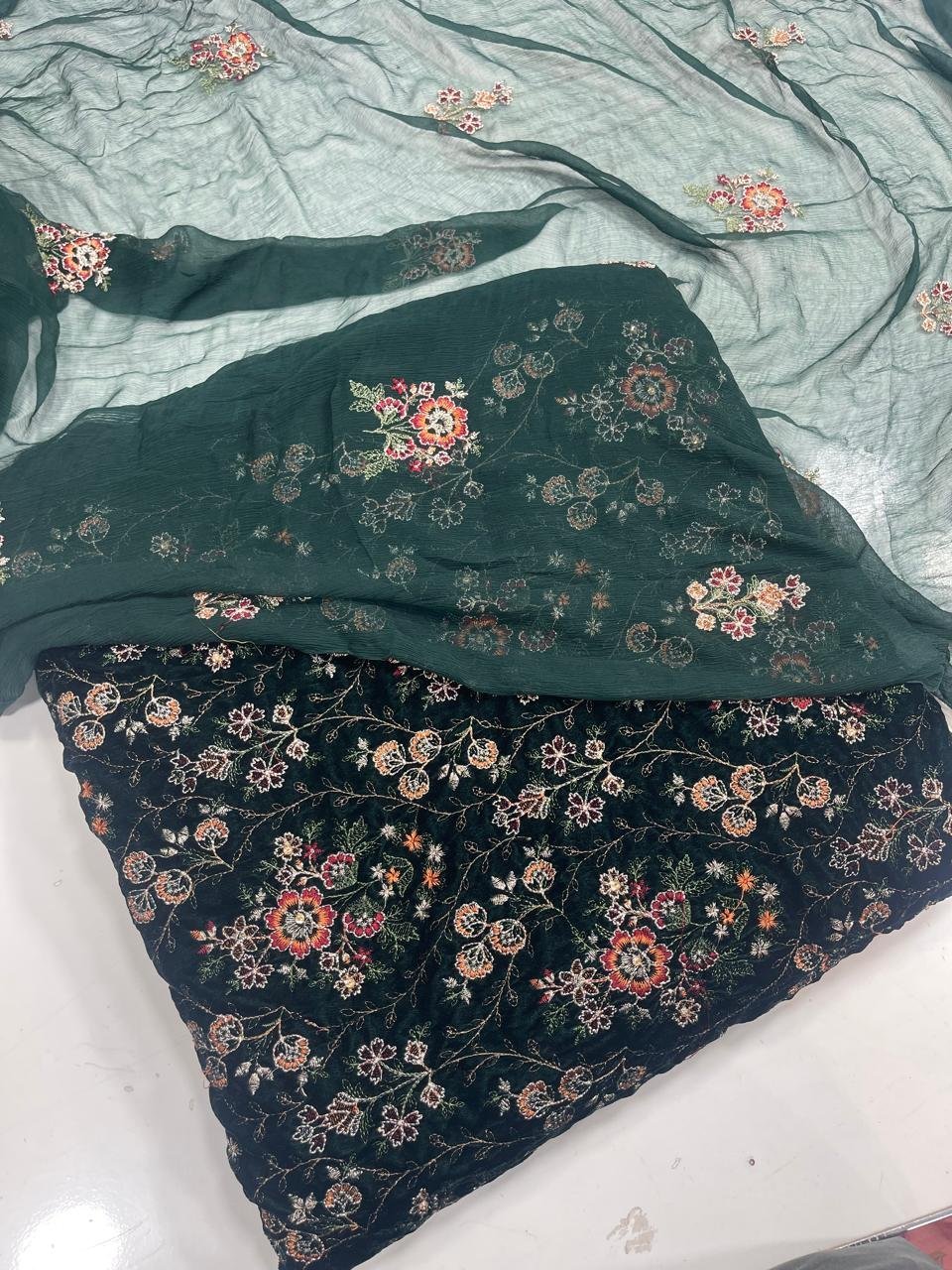 WhatsApp-Image-2026-10-13-at-2.40.29-PM-10.jpeg Bareeze 3Pc Velvet Micro 9000 Phonex With Handwork Mk - 35 - Image 1